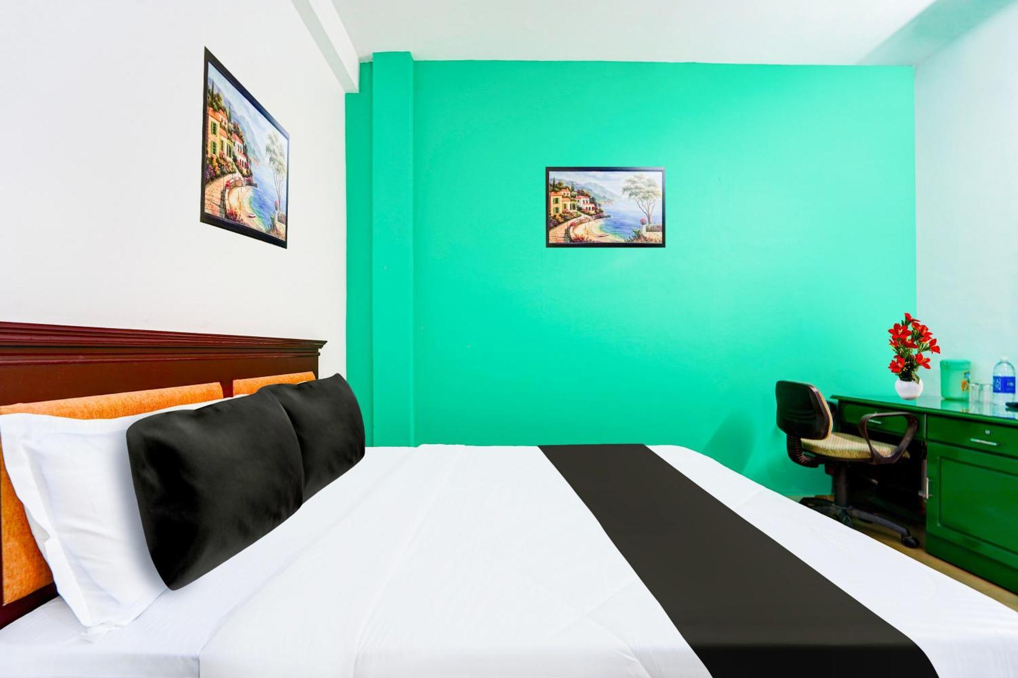Super Hotel O Vennala Near Palarivattom Kochi Екстериор снимка