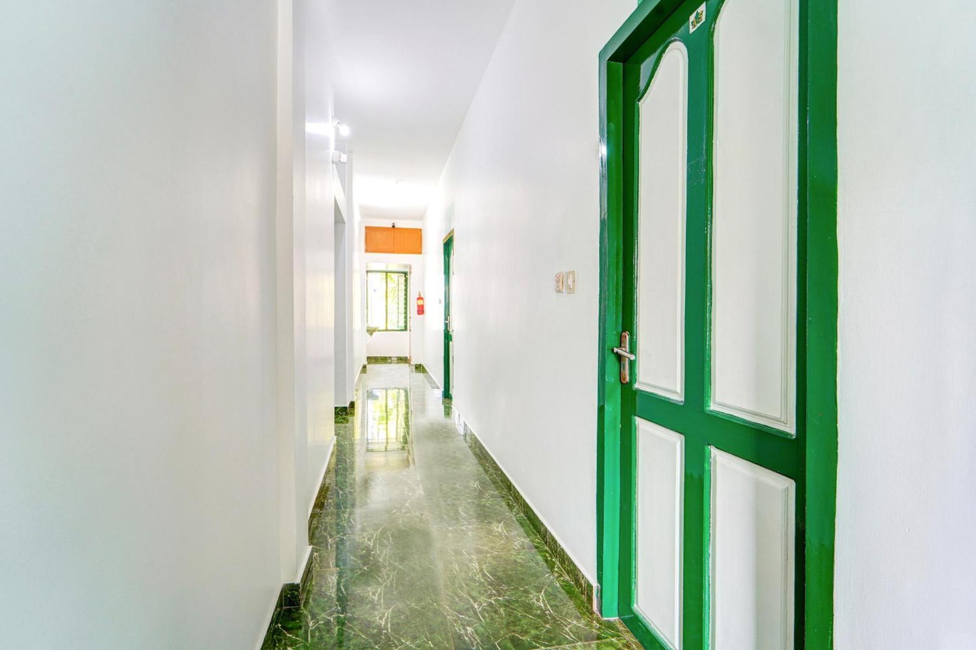 Super Hotel O Vennala Near Palarivattom Kochi Екстериор снимка