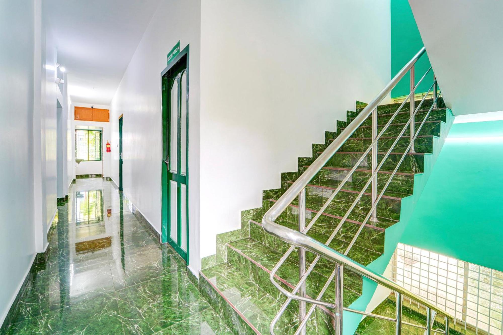 Super Hotel O Vennala Near Palarivattom Kochi Екстериор снимка